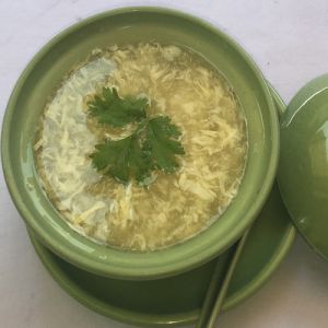 虾汤（泰式，配香菇或4种配料）- 蟹肉汤（配小玉米或芦笋）