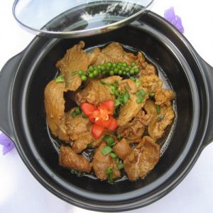 Stewed Pork In Clay Pot (Or Fried Pork With Fish Sauce)