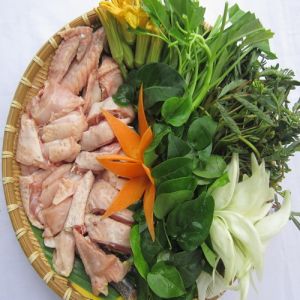 Chicken with leaf “Giang” hot pot