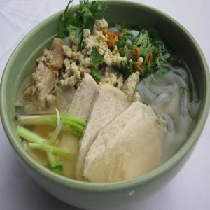 Big rice noodles soup (with shrimp, spare ribs or pork)