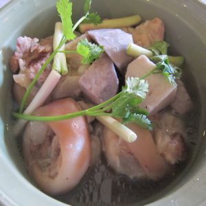 Canh Khoai Sọ Nấu Giò Heo